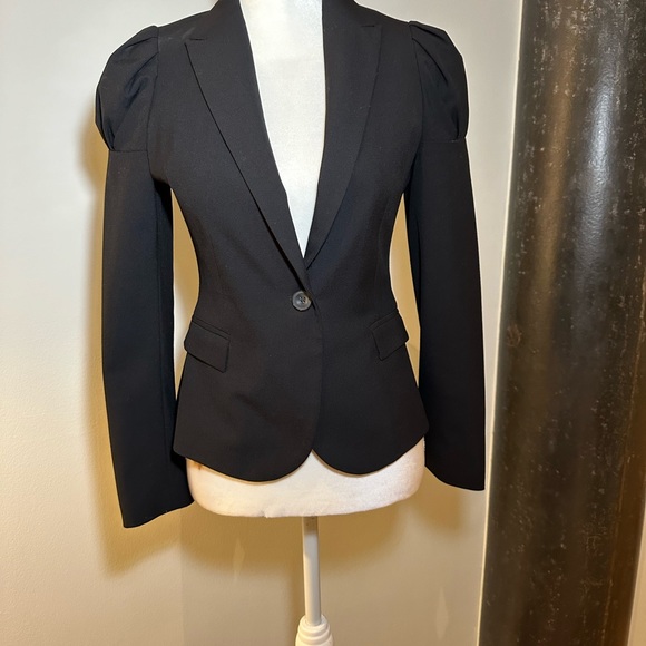 Unique Zara blazer with subtle puff sleeves, black, size M - Picture 4 of 7
